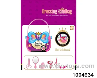 Beauty handbag in paper card