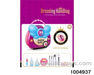 Beauty handbag in paper card