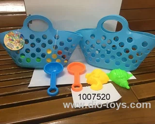beach set in basket