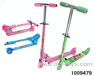Three wheel scooter with flint light in color box