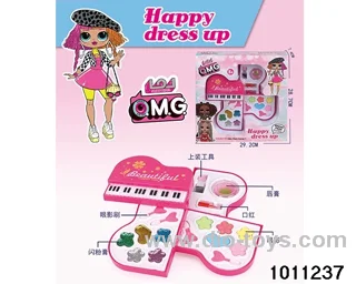 Children's cosmetics set in display box