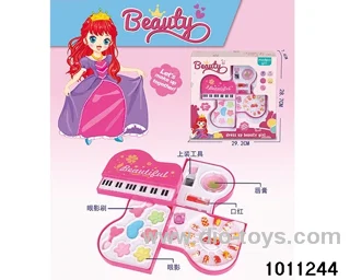 Children's cosmetics set in display box