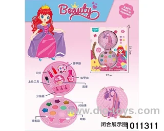 Children's cosmetics set in display box