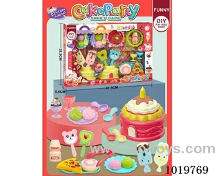 Cake party in Gilf box