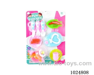 kitchen set in blister card