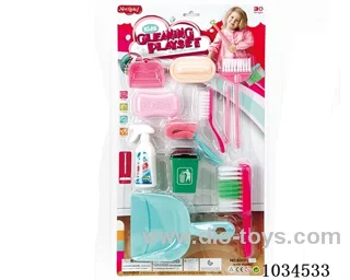 Cleaning tool in blister card