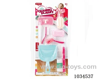 Cleaning tool in blister card