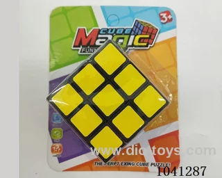 5.3cm cube in blister card