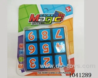 5.3cm cube in blister card