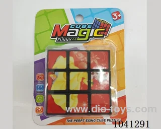 5.3cm cube in blister card