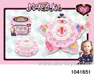 Makeup Set in Gilf box