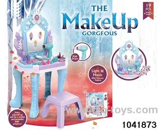 Dressing table set in color box