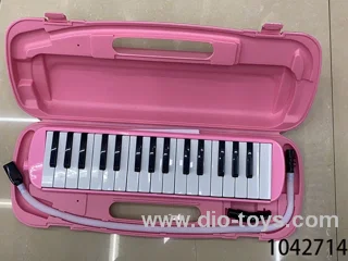 32 key melodica in plastic box