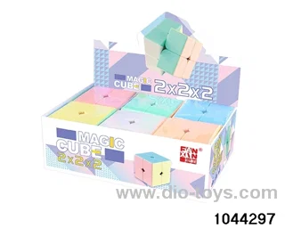 Second order Macaron in display box