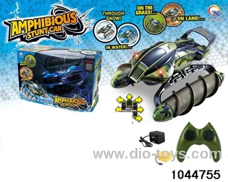 Amphibious tank remote control vehicle in window box
