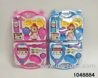 Medical kits in clam shell