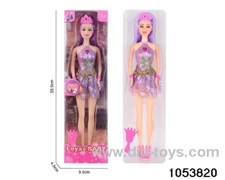 11 inch doll in window box