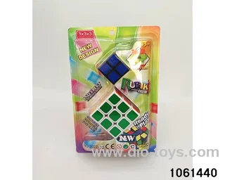 Rubik's cube in clam shell