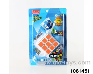 Rubik's cube in clam shell