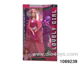 11 inch doll set in window box