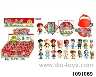 3.5-4 inch doll set in display box