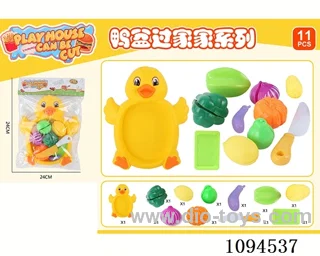 Duck plate, cut fruits and vegetables