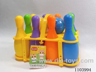 Portable bowling set