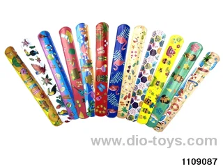 Children's cartoon snapping hand circle