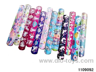 Children's cartoon snapping hand circle