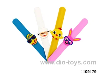 Children's cartoon snapping hand circle