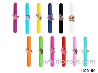 Children's cartoon snapping hand circle