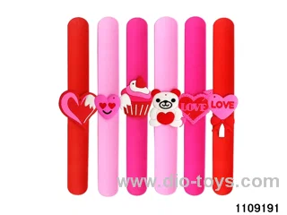Children's cartoon snapping hand circle