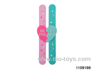 Children's cartoon snapping hand circle