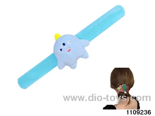 Children's cartoon snapping hand circle