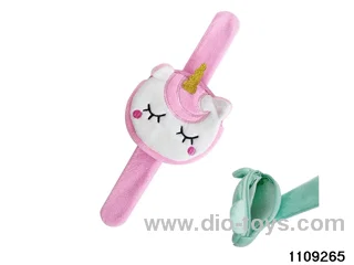 Children's cartoon snapping hand circle