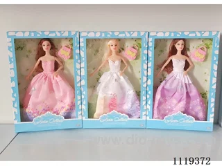 11 "9 knuckle Barbie + bag