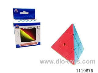 Solid color triangle Cube