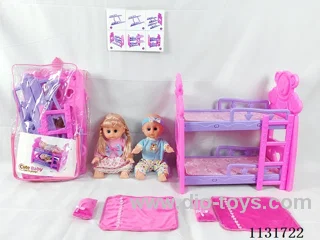 2 14" dolls with English IC, bunk beds, 2 pillows, 2 quilts