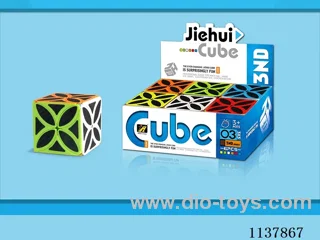 Clover cube/carbon fibre
