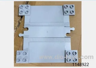 16-hole rail crossing platform