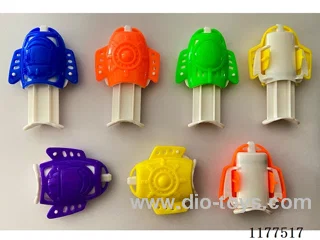 Flying saucer shaped water gun