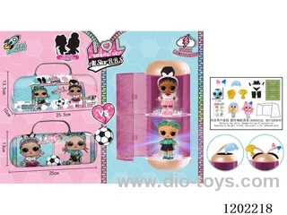Double Capsule - Surprise Soccer with two dolls with lights