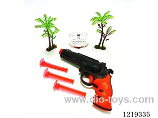 Revolver with 3 bullets, police badge *1, coconut tree *2