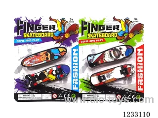 Finger skateboard (2 pieces, reversible, 9 random patterns, double-sided adhesive)