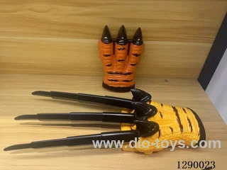 Retractable Tiger Claw  2 Colors