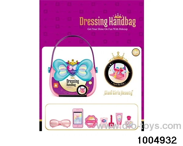 Beauty handbag in paper card