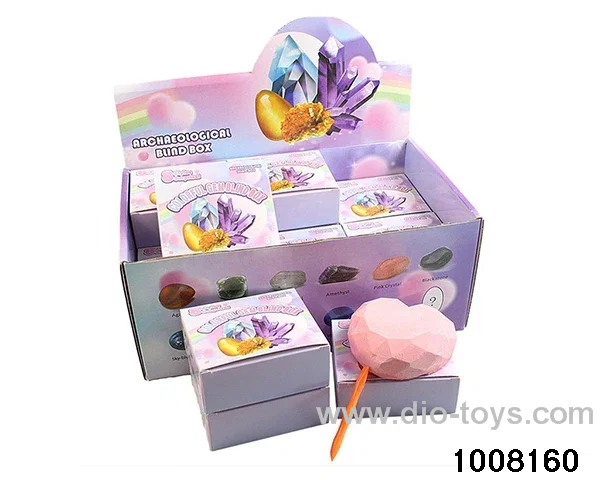 Box of heart-shaped gemstones 12pcs in display box