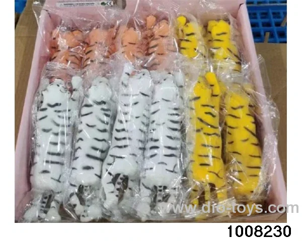 Sand/flour crouching tiger in display box