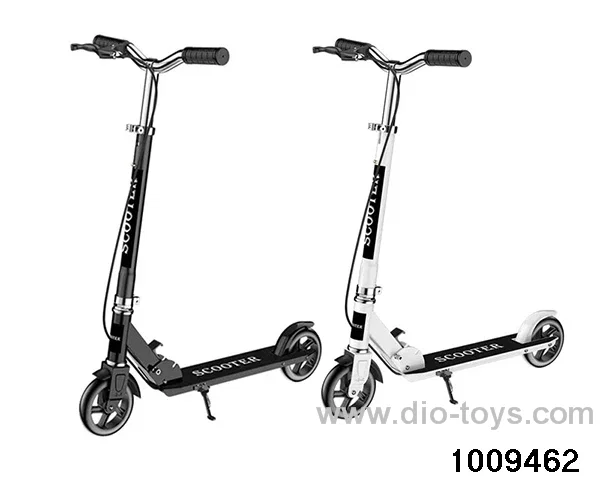 Large wheel scooter with handbrake in Carton