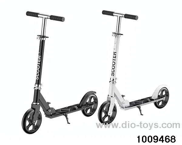 Large wheel scooter in Carton